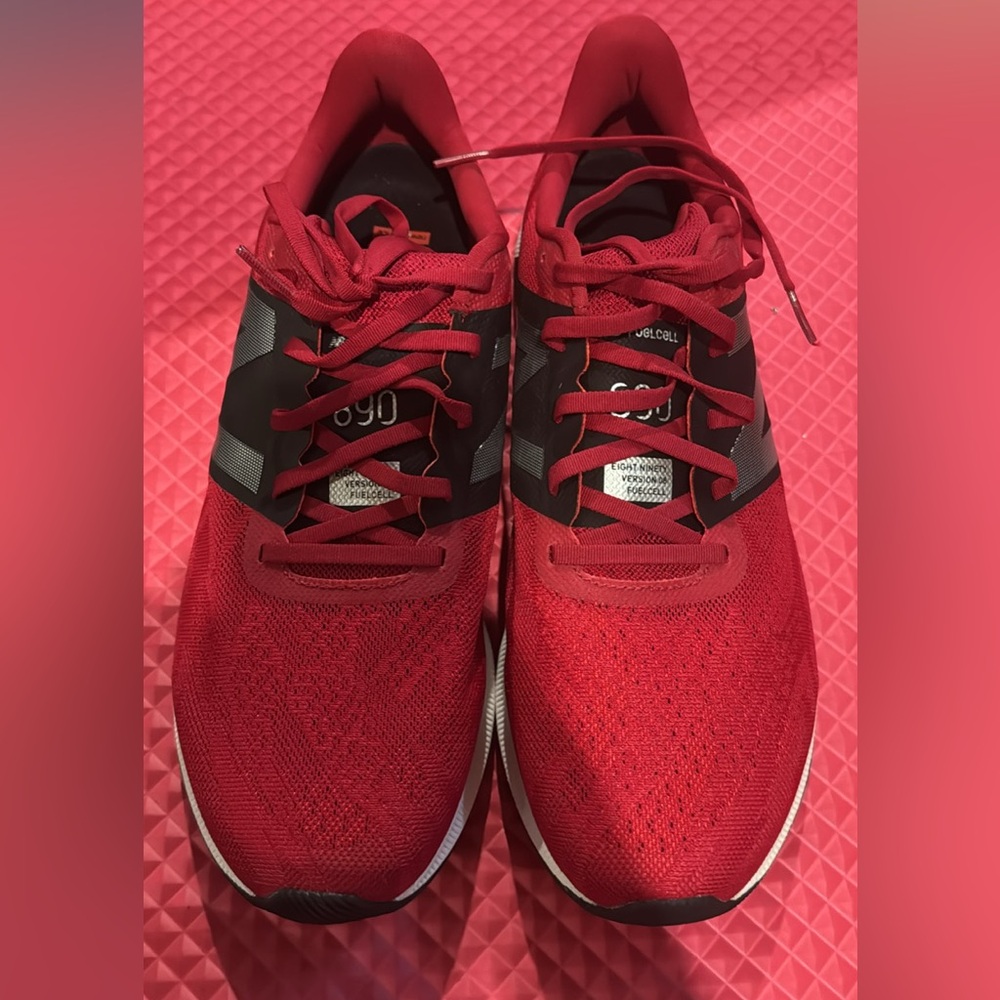 Men’s New Balance 890 Running Shoes